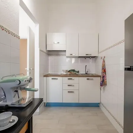 Casa Ofride -centro-poetto 10 Min-wi-fi-netflix 公寓