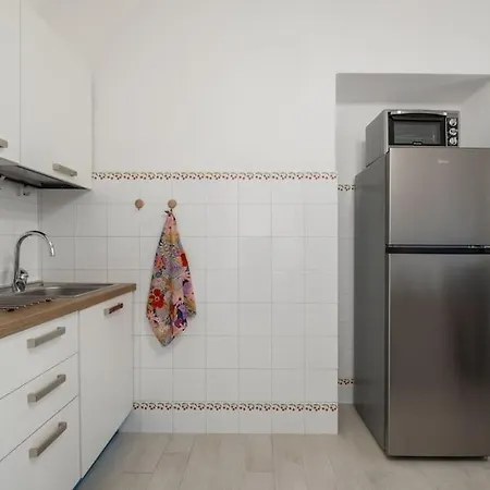 Casa Ofride -centro-poetto 10 Min-wi-fi-netflix Daire