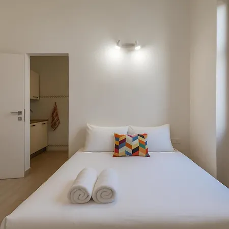 Casa Ofride -centro-poetto 10 Min-wi-fi-netflix * 卡利亚里