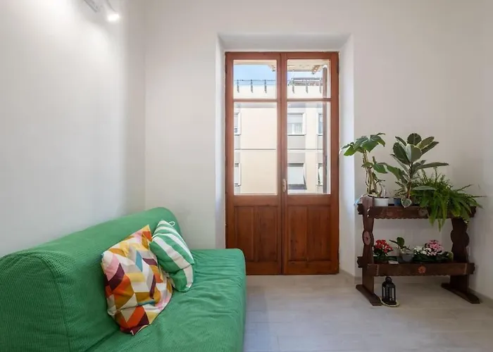 Casa Ofride -centro-poetto 10 Min-wi-fi-netflix *