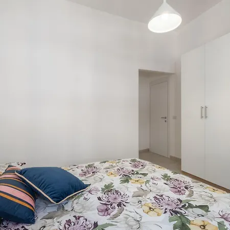 Apartment Casa Ofride -centro-poetto 10 Min-wi-fi-netflix Cagliari