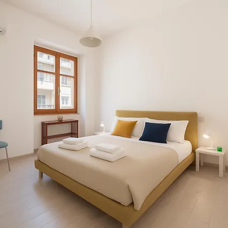 Casa Ofride -centro-poetto 10 Min-wi-fi-netflix 칼리아리